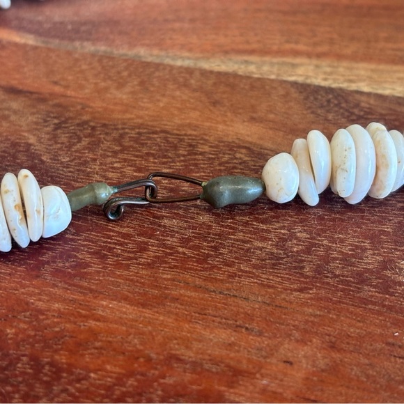 Vintage 60s 70s Puka Shell Necklace Gold Tone Hawaiian Surfer Large 17" 82 Grams - Picture 4 of 6